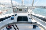 Flybridge helm with instrumentation
